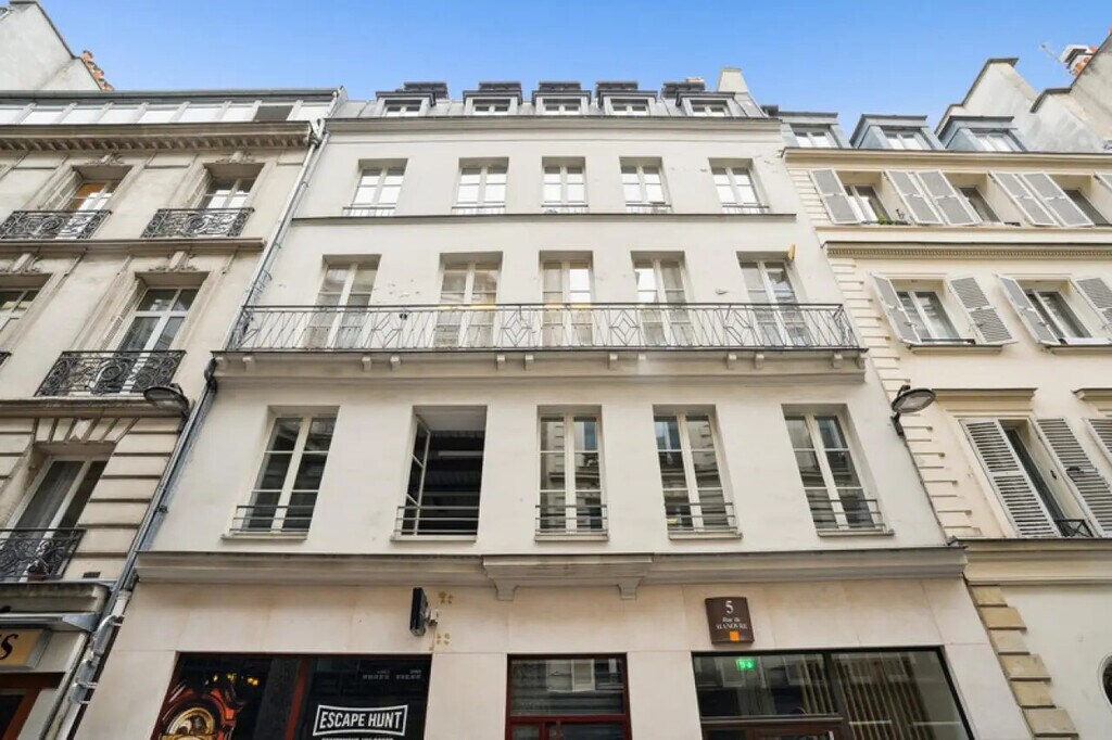 Location Bureaux 67 m² - Photo 1