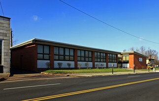 2060 S Taylor Rd, Cleveland Heights OH - Parking Garage