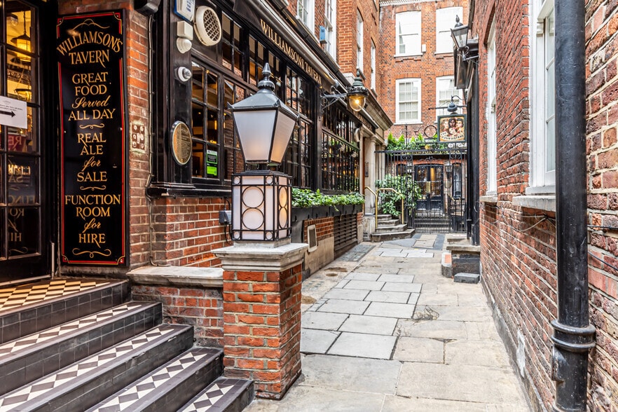 12 Groveland Ct, London for sale - Primary Photo - Image 1 of 1