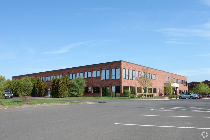 10 Airline Dr, Albany, NY for sale - Primary Photo - Image 1 of 1