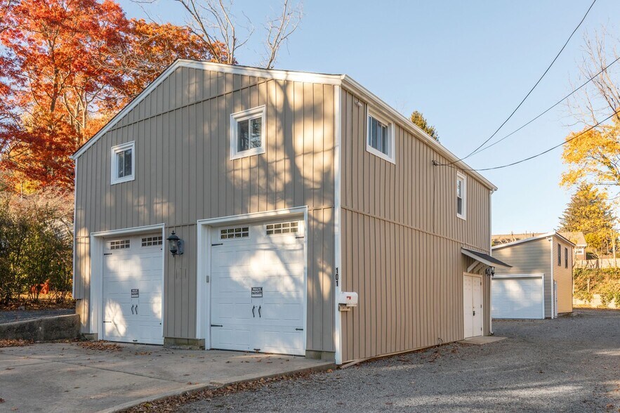 101 Davis St, Locust Valley, NY for sale - Building Photo - Image 1 of 1