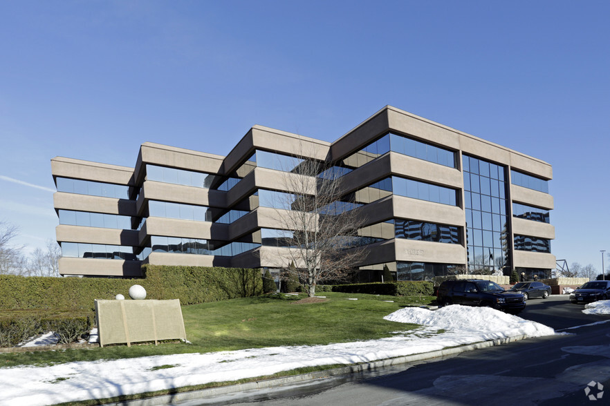 3 Corporate Dr, Shelton, CT for lease - Primary Photo - Image 1 of 1