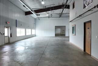 47054 104th St, Sioux Falls, SD for lease Interior Photo- Image 2 of 17