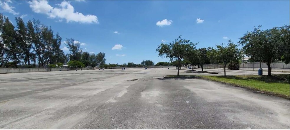 3025 NW 123rd St, Miami, FL for lease - Building Photo - Image 1 of 5