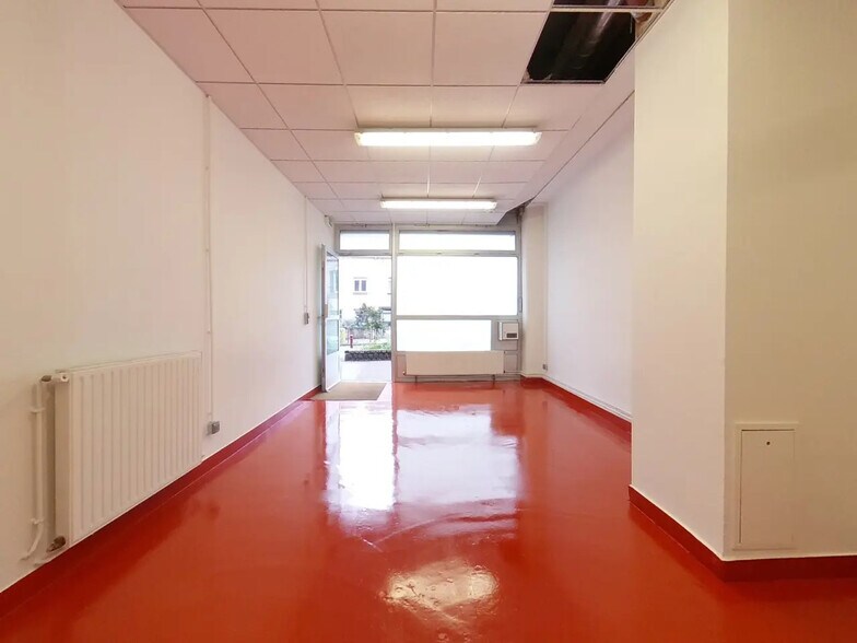 7 Avenue Du Bélvédère, Le Pré-Saint-Gervais for sale - Interior Photo - Image 2 of 10