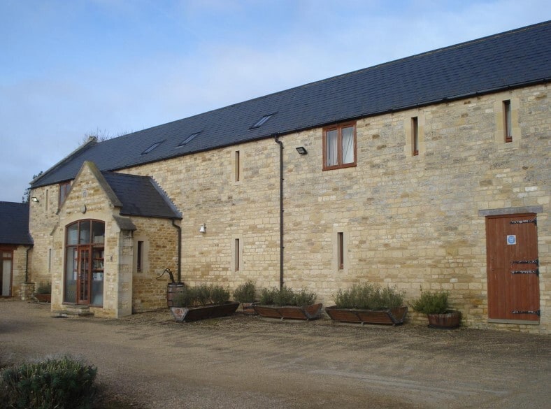 Crown Ln, Stamford for sale - Primary Photo - Image 1 of 1