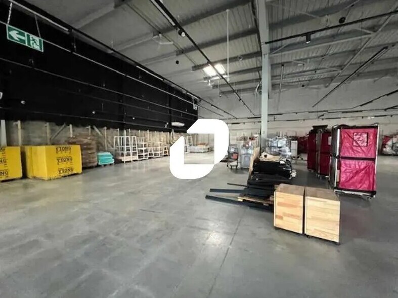 Retail in Thorigny-sur-Marne for lease - Interior Photo - Image 3 of 9