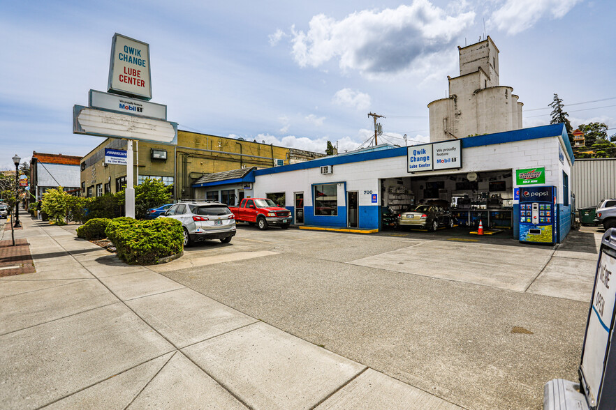 700 E 2nd St, The Dalles, OR for sale - Primary Photo - Image 1 of 17