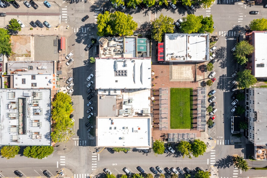 1208-1210 11th St, Bellingham, WA for lease - Building Photo - Image 3 of 6