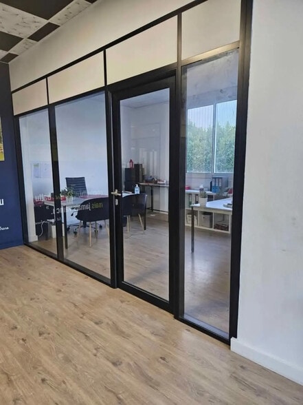 Flex in Rennes for lease - Building Photo - Image 1 of 21