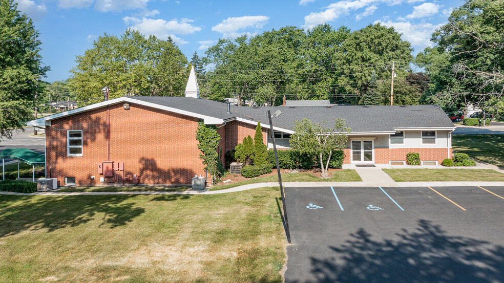 939 S Wisconsin St, Hobart, IN for sale - Building Photo - Image 1 of 53