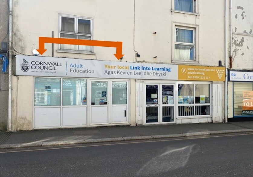64-65 Fore St, Torpoint for lease - Primary Photo - Image 1 of 1