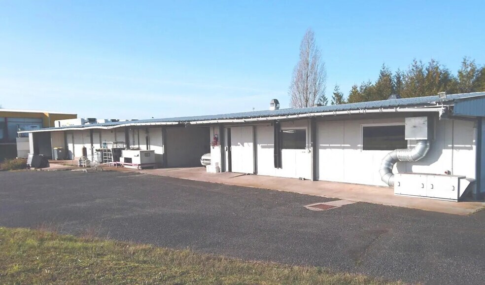 Flex in Dissay for sale - Building Photo - Image 2 of 5