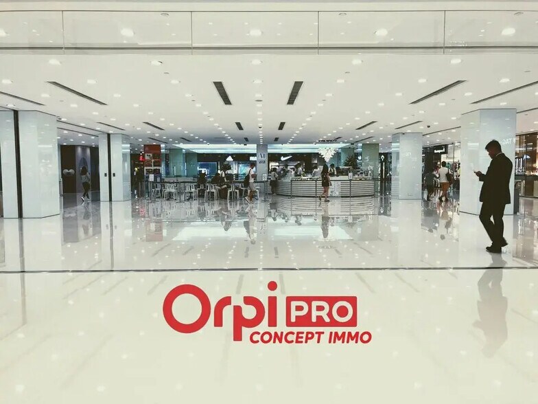 Retail in Saint-Vincent-de-Tyrosse for lease - Building Photo - Image 1 of 8