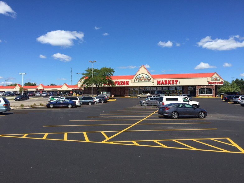 130-156 W Northwest Hwy, Palatine, IL for lease - Building Photo - Image 1 of 8