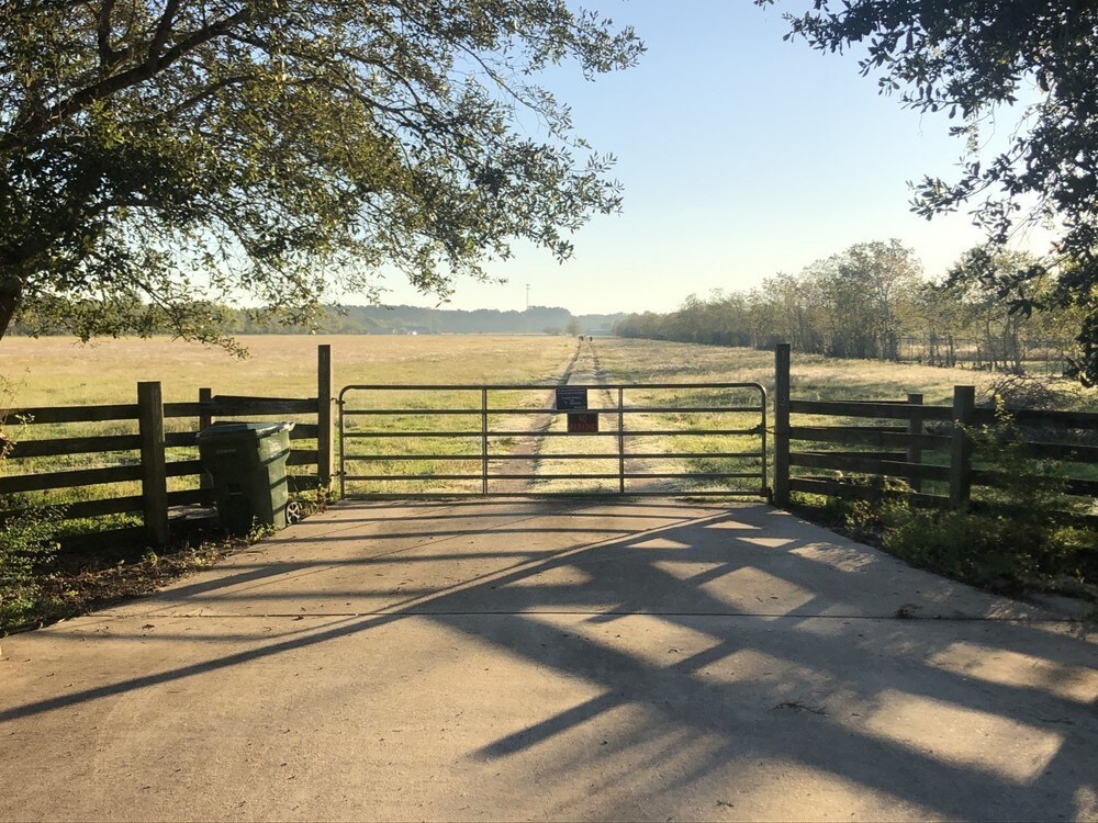 18602 Crosby Eastgate Rd, Crosby, TX for sale Building Photo- Image 1 of 1
