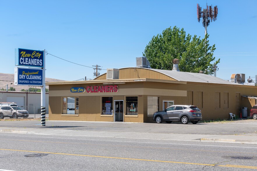 747 Stevens Dr, Richland, WA for sale - Building Photo - Image 1 of 6