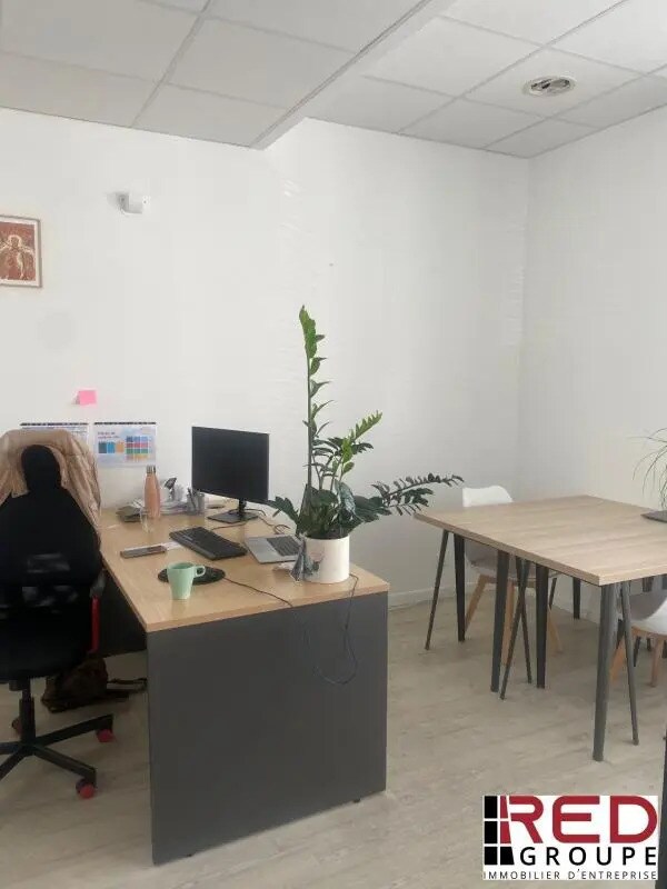 Flex in Meyreuil for lease Building Photo- Image 1 of 6