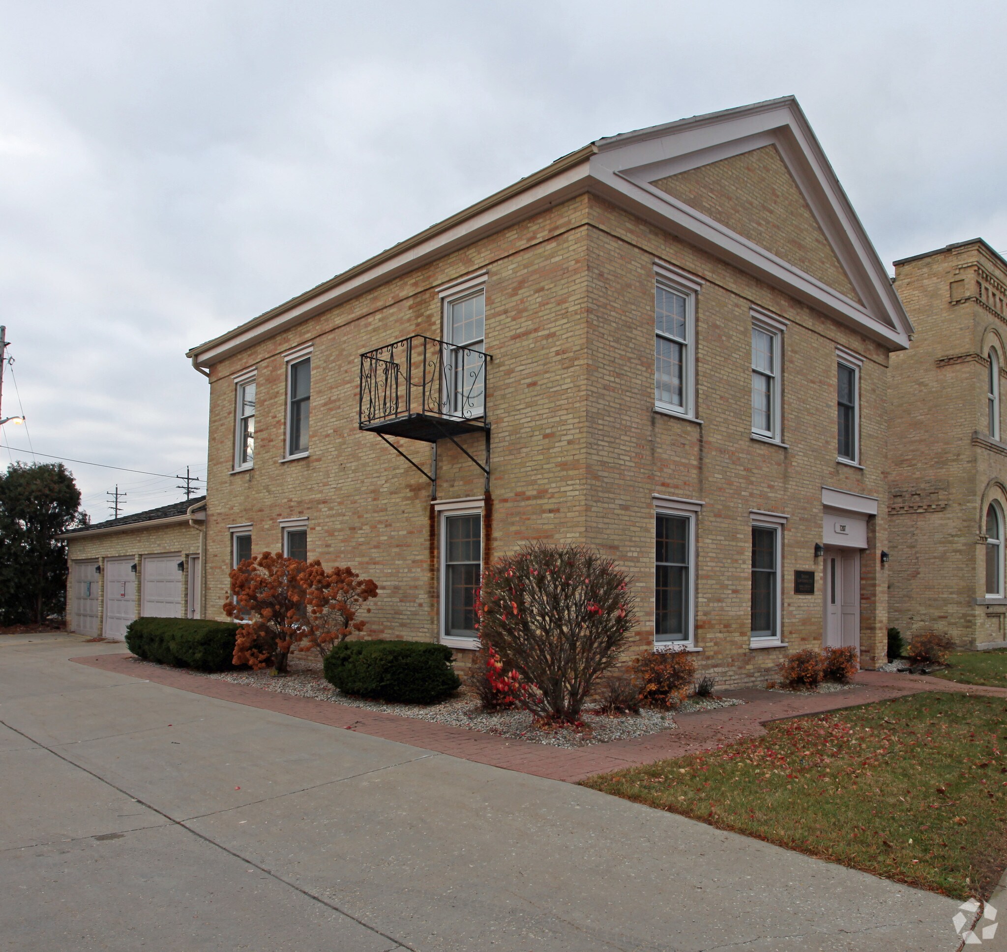 1207 55th St, Kenosha, WI 53140 Office for Lease