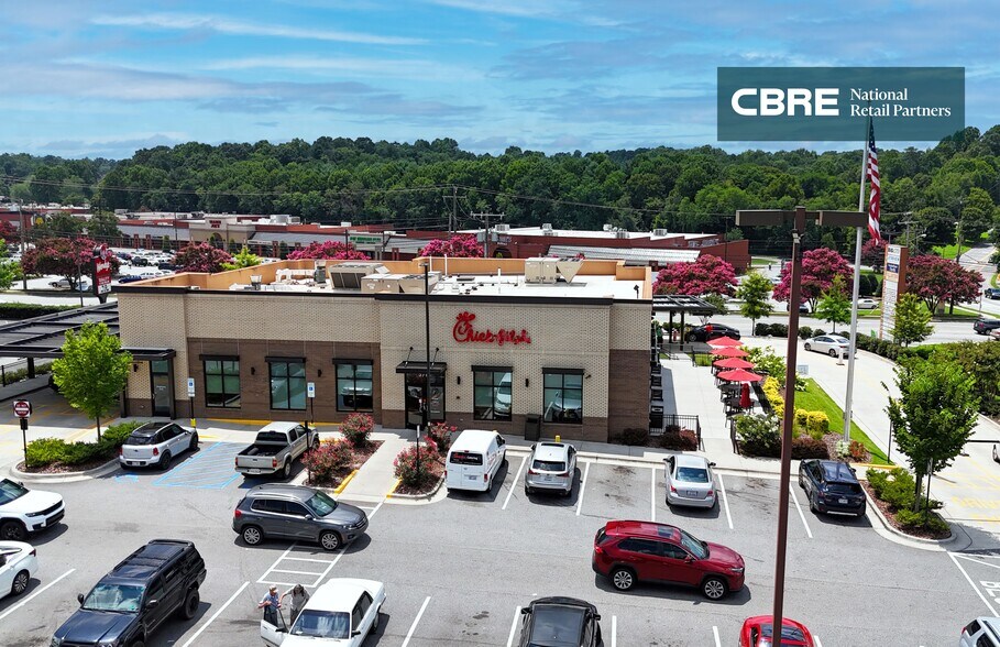 3714 Battleground Ave, Greensboro, NC for sale - Building Photo - Image 2 of 10