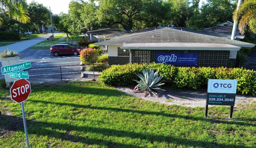 2216/2220 Altamont Ave, Fort Myers, FL for sale - Building Photo - Image 2 of 6
