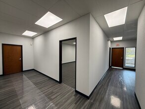 5001 Rondo Dr, Fort Worth, TX for lease Interior Photo- Image 2 of 9