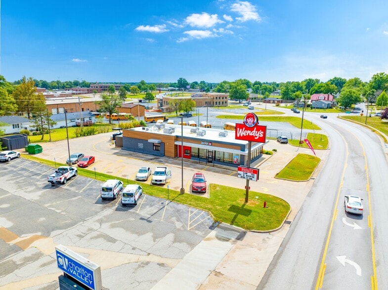 1202 N Missouri St, Macon, MO for sale - Building Photo - Image 2 of 6