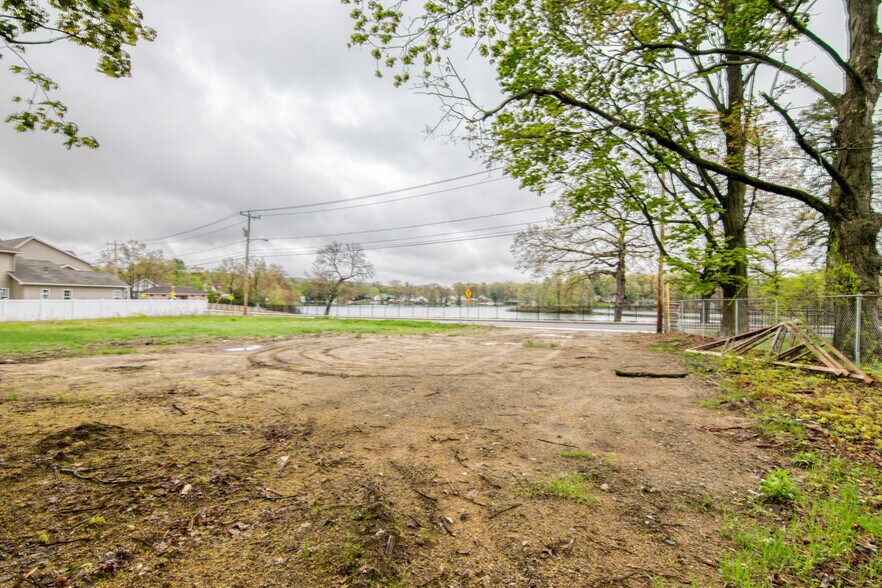 507 Center St, Ludlow, MA for sale - Primary Photo - Image 1 of 1