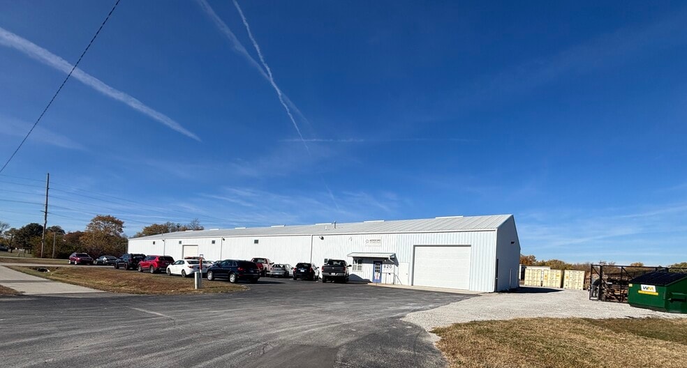 820 Hendricks Dr, Lebanon, IN for lease - Building Photo - Image 2 of 5