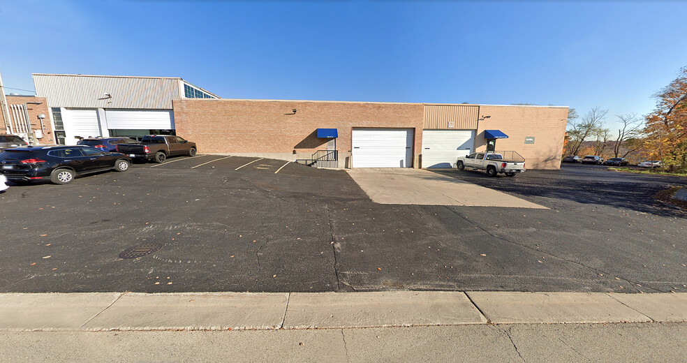 801-805 N State St, Elgin, IL for lease - Building Photo - Image 2 of 5