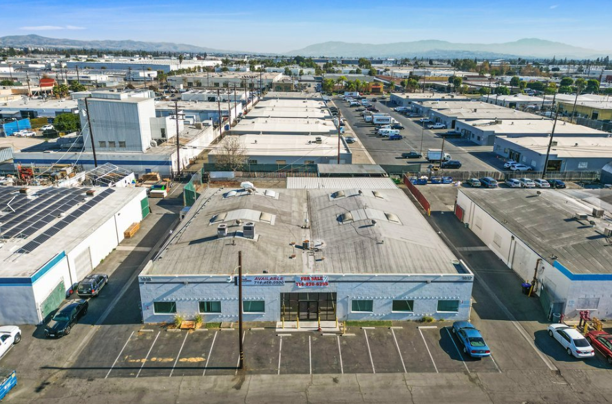 1812-1818 N Orangethorpe Park, Anaheim, CA for lease - Building Photo - Image 3 of 6