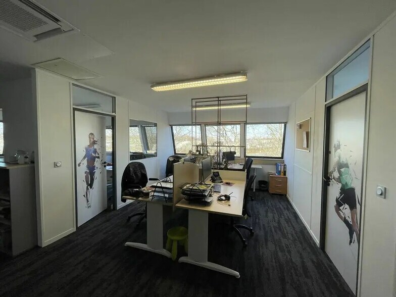 Office in Orvault for lease - Building Photo - Image 3 of 6