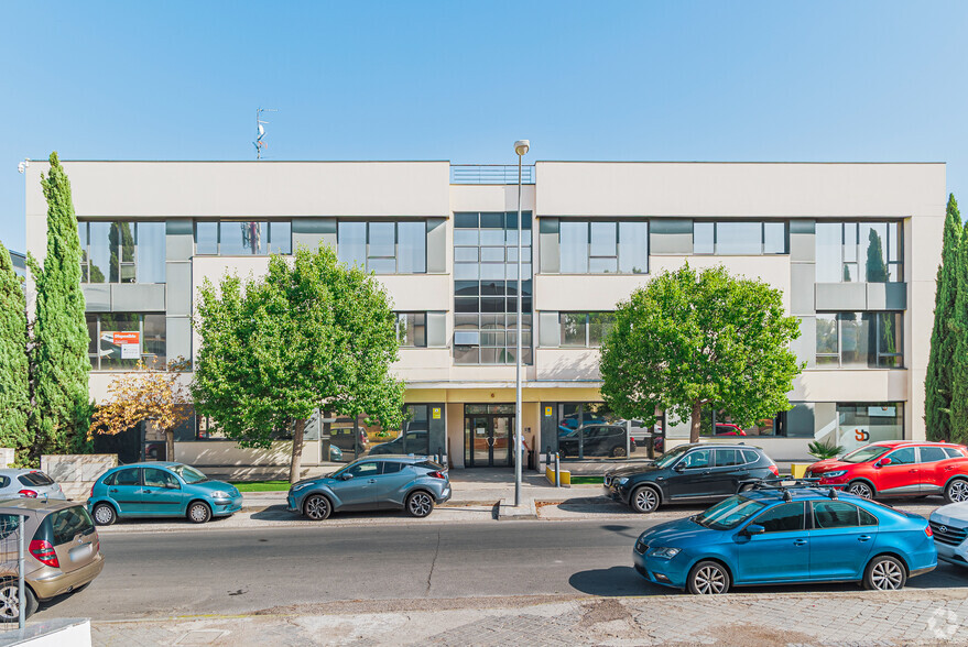 Calle Carpinteros, 6, Villaviciosa de Odón, Madrid for sale - Building Photo - Image 3 of 4