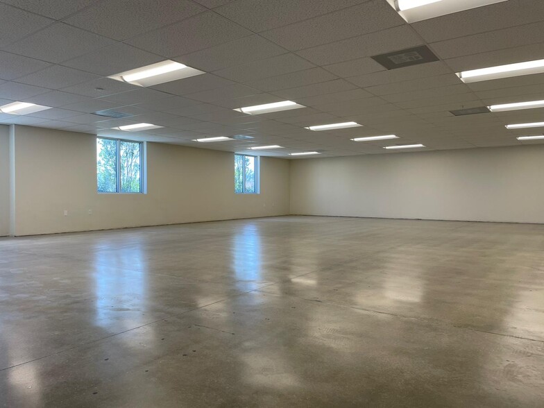 8565 W 44th Ave, Hialeah, FL for lease - Interior Photo - Image 3 of 4