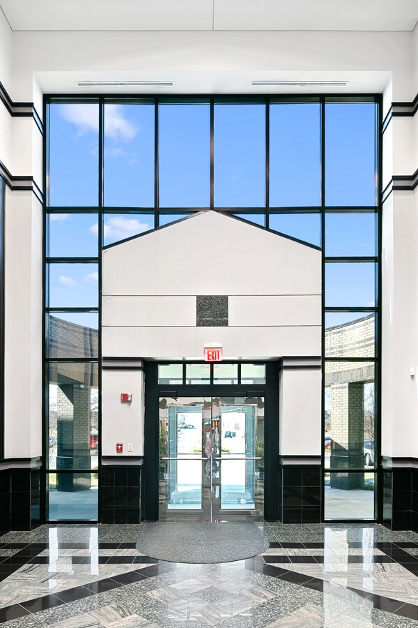 1901 Campus Pl, Louisville, KY 40299