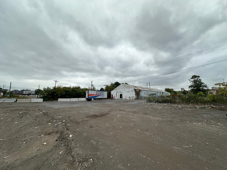 1384 S 5th St, Allentown, PA for lease - Building Photo - Image 2 of 4