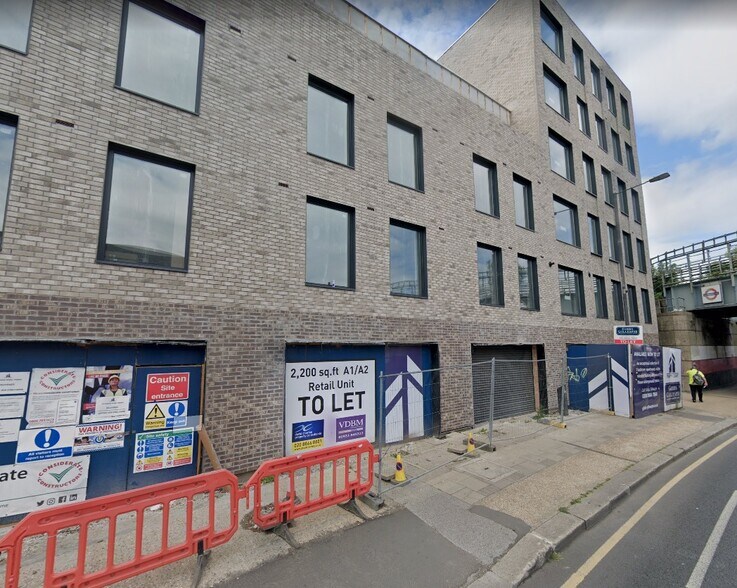 221 Marsh Rd, Pinner, MDS HA5 5NE