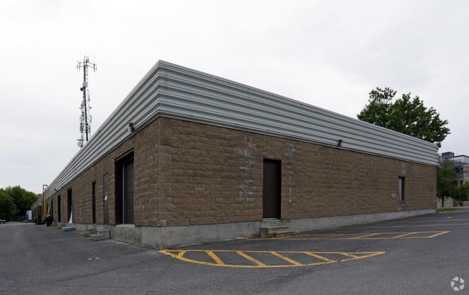 101-195 Menten Pl, Ottawa, ON for lease - Building Photo - Image 2 of 3