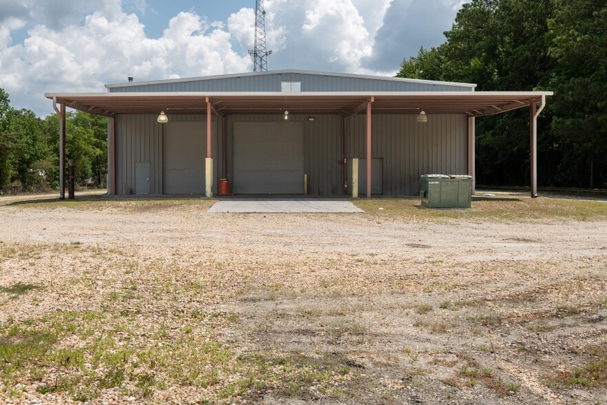 1664 Roadhaven Dr, Stone Mountain, GA for lease - Building Photo - Image 3 of 4