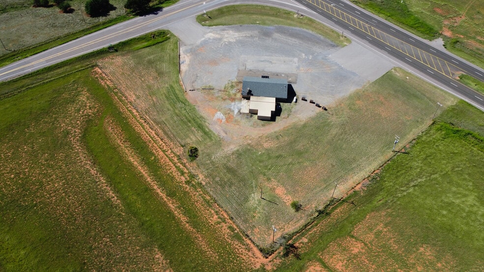 11894 Highway 6, Elk City, OK for sale - Primary Photo - Image 1 of 42