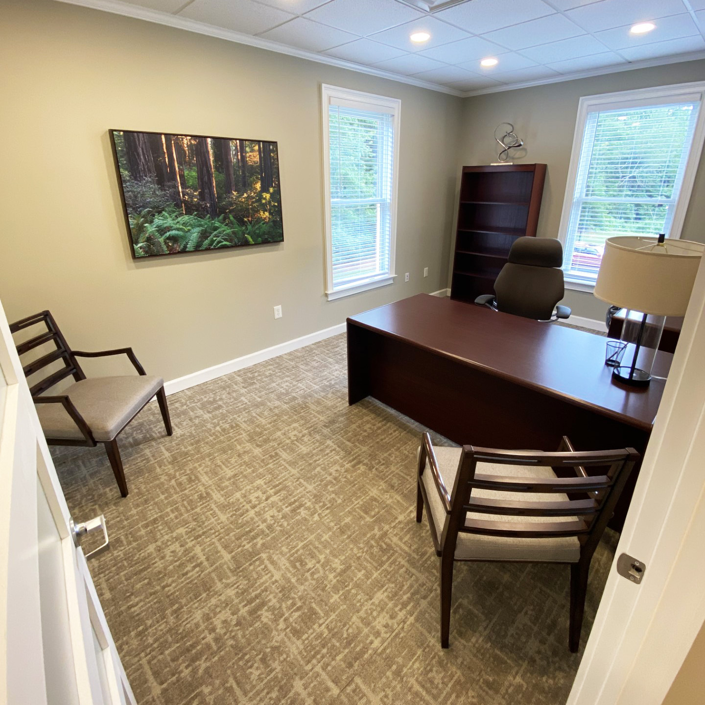 590 W Crossville Rd, Roswell, GA for lease Interior Photo- Image 1 of 14