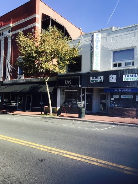 372-374 New York Ave, Huntington, NY for lease - Building Photo - Image 3 of 3