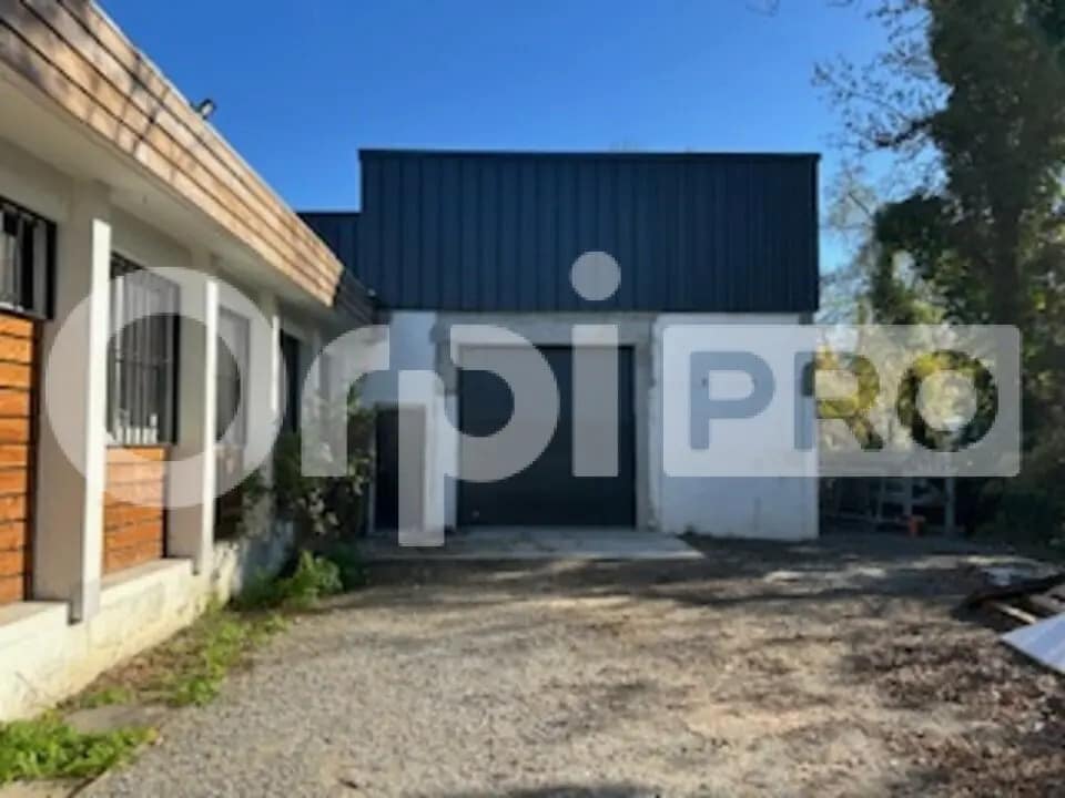 Flex in Gleizé for lease Building Photo- Image 1 of 6
