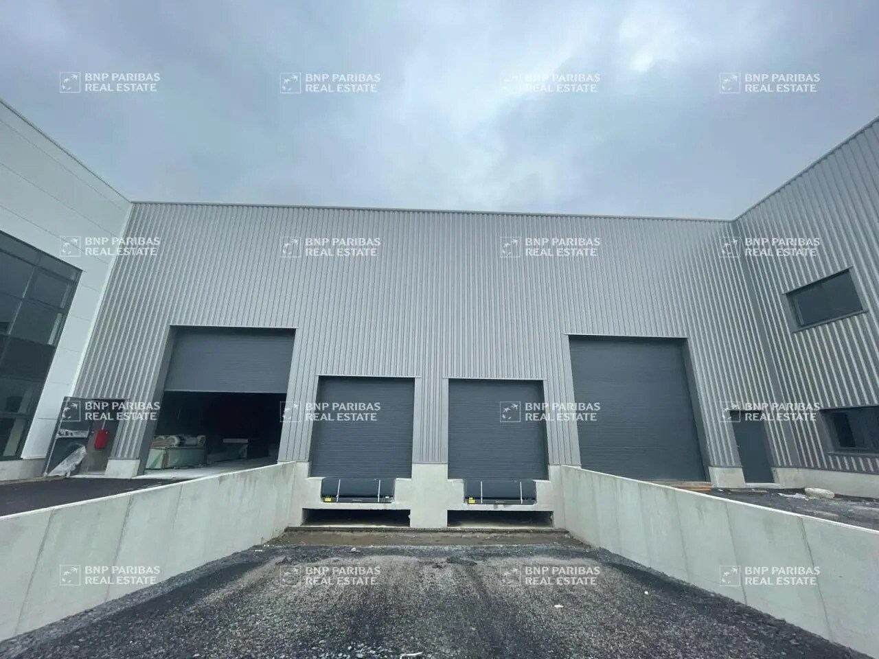 Office in Bondues for lease Building Photo- Image 1 of 14