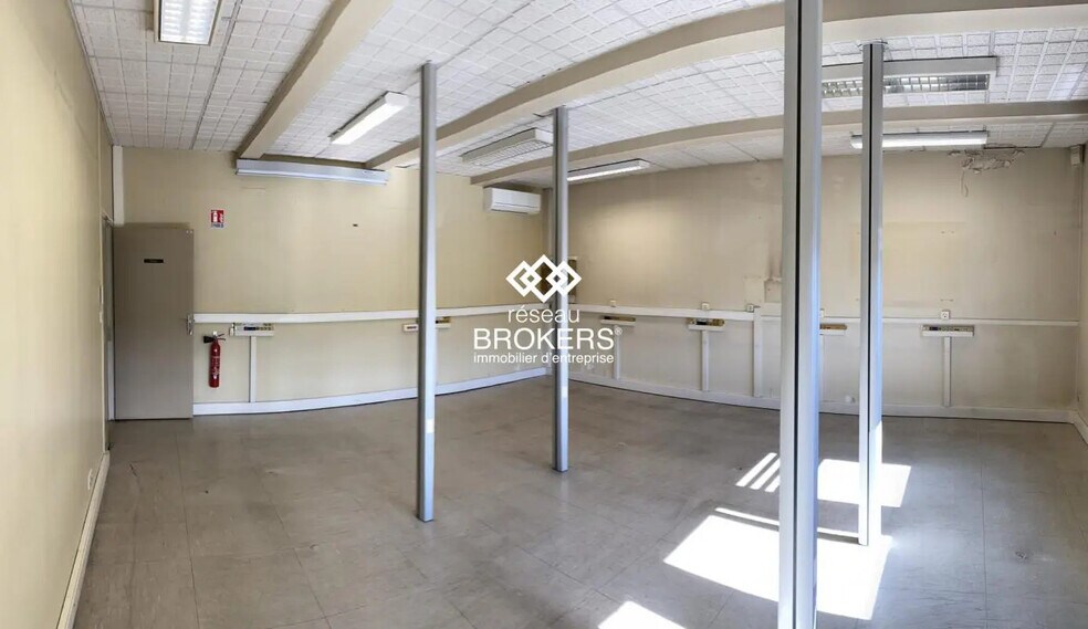 Office in Grenoble for lease - Interior Photo - Image 3 of 17