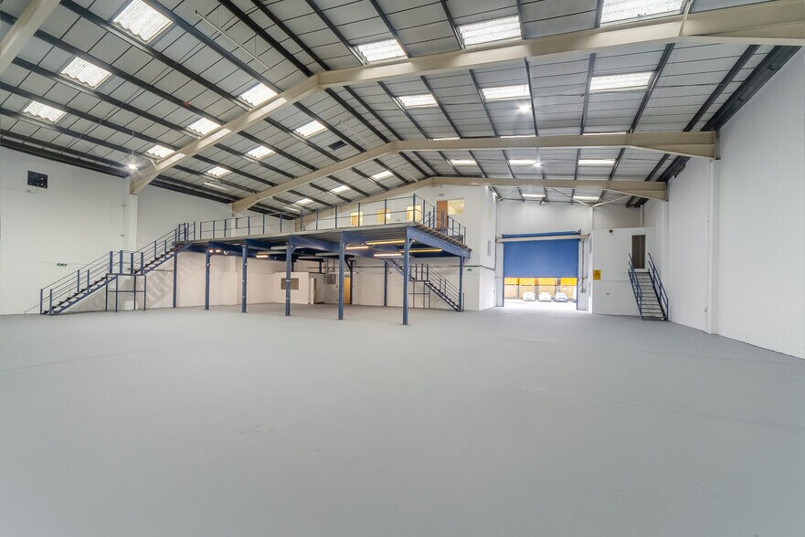 7-9 Manchester Way, Dagenham for lease - Interior Photo - Image 3 of 7