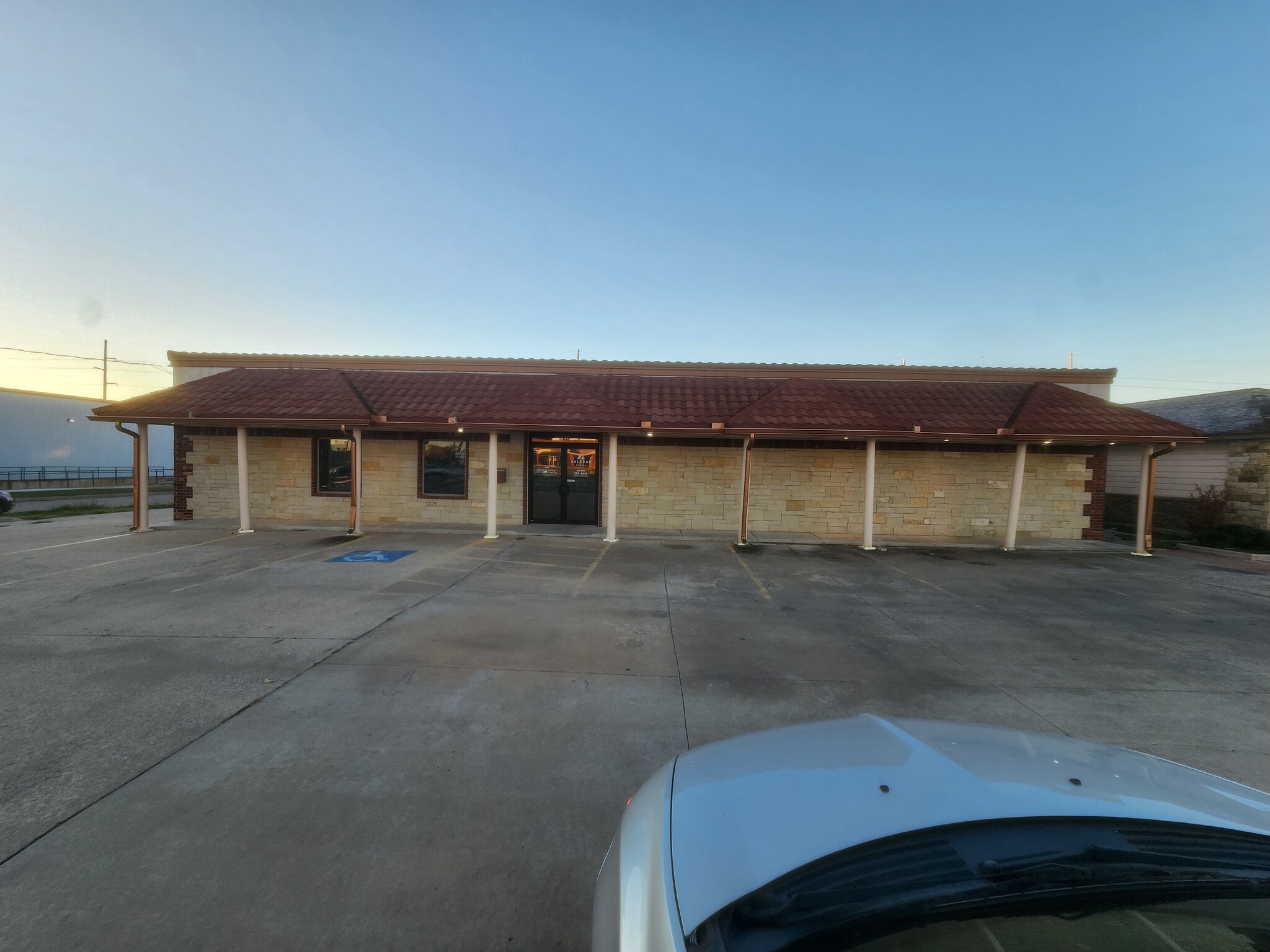 1302 SW Lee Blvd, Lawton, OK for lease Building Photo- Image 1 of 19