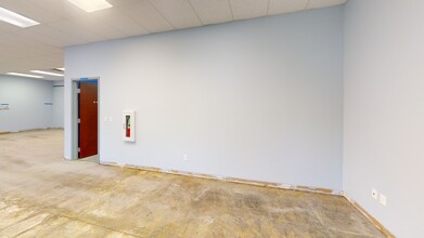 211 SE 34th St, Bentonville, AR for lease Interior Photo- Image 2 of 19