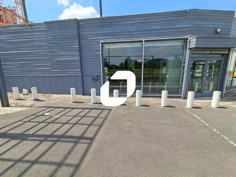 Retail in Roncq for lease - Building Photo - Image 3 of 7