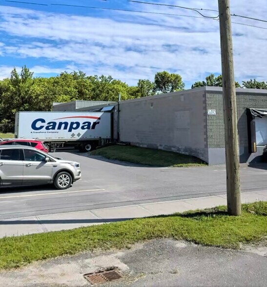 201 Bay St, Midland, ON for lease - Building Photo - Image 3 of 22